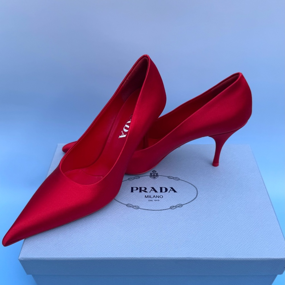 New Authentic PRADA Red Silk Pumps - Size US 7/EU 37 - Luxe Design - Orig box + - Picture 1 of 16